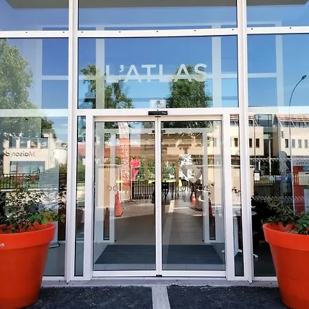 Domitys - L'atlas 公寓式酒店 4*